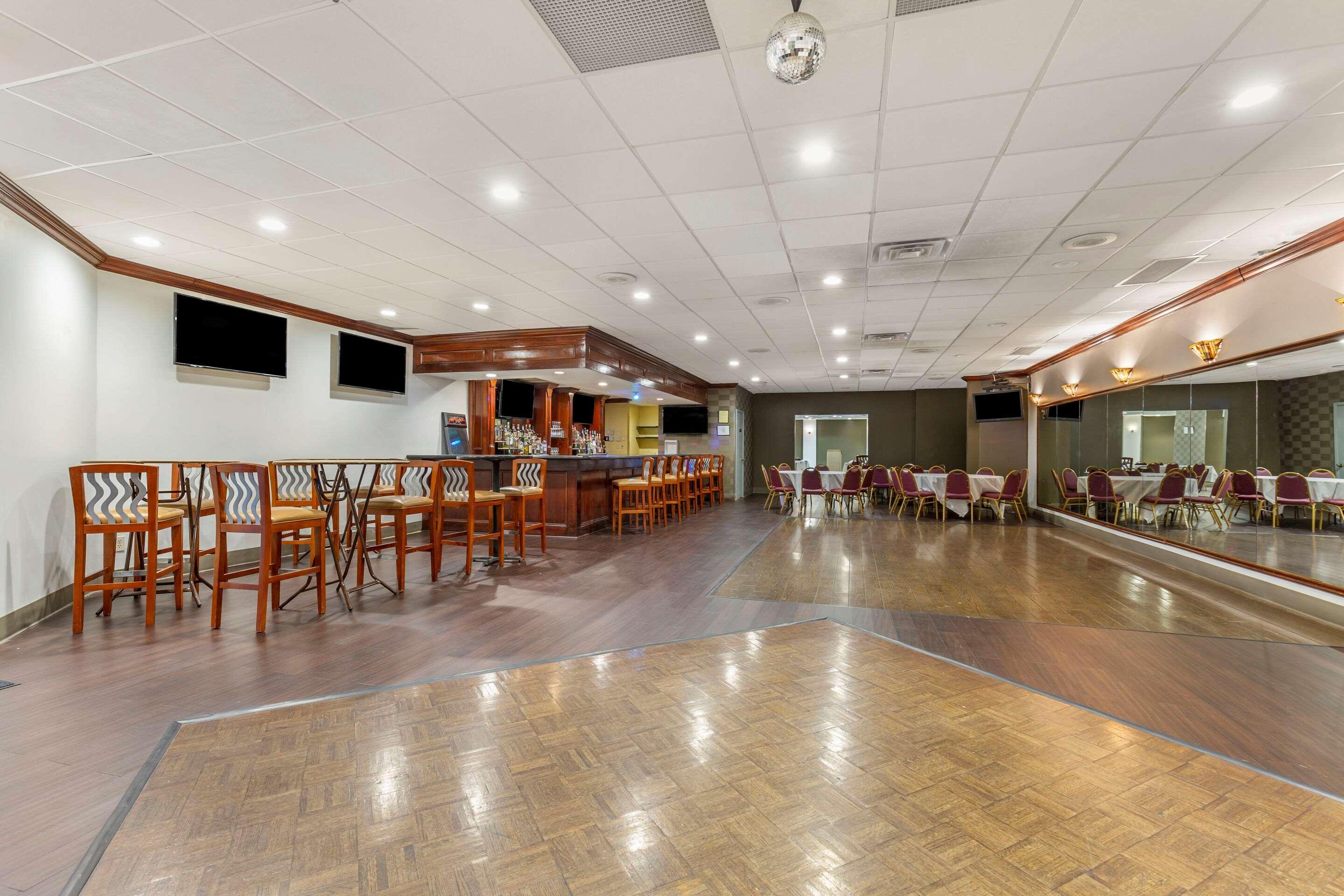 Quality Inn Windsor Mill Zewnętrze zdjęcie