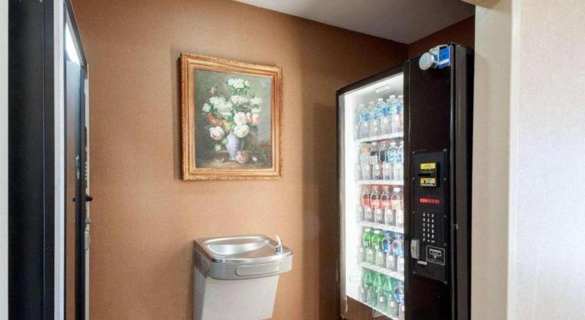 Quality Inn Windsor Mill Zewnętrze zdjęcie