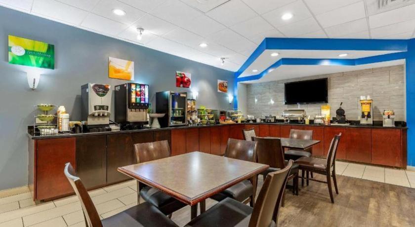 Quality Inn Windsor Mill Zewnętrze zdjęcie