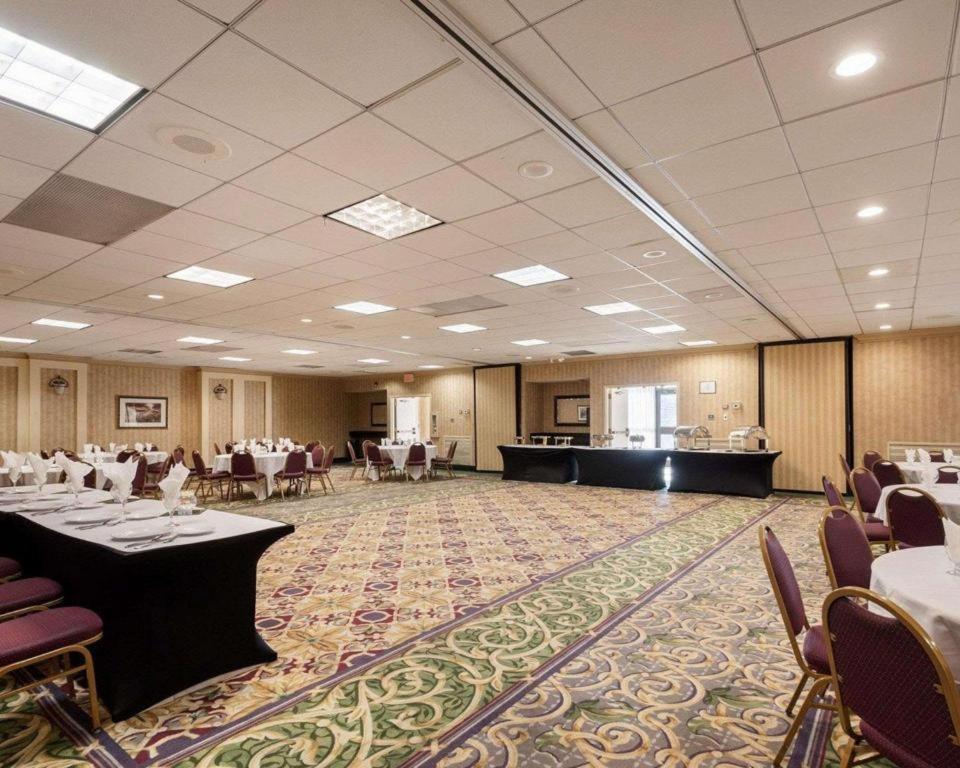 Quality Inn Windsor Mill Zewnętrze zdjęcie