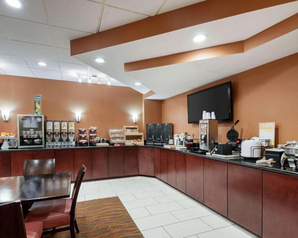 Quality Inn Windsor Mill Zewnętrze zdjęcie