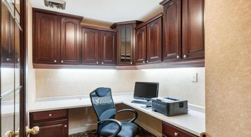 Quality Inn Windsor Mill Zewnętrze zdjęcie