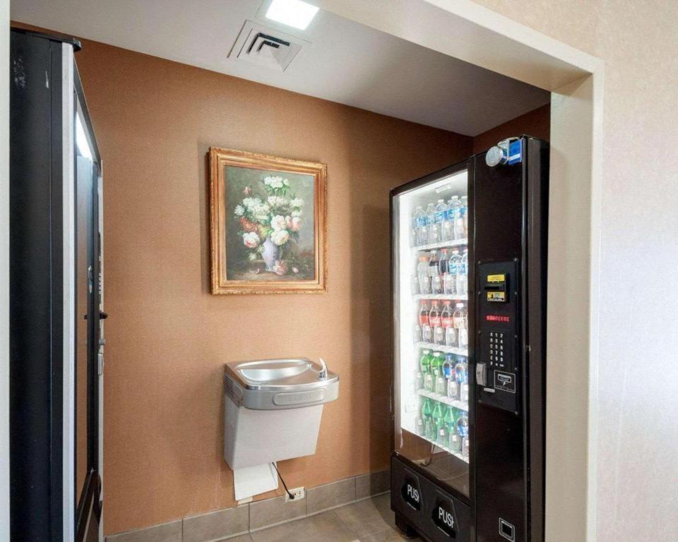Quality Inn Windsor Mill Zewnętrze zdjęcie