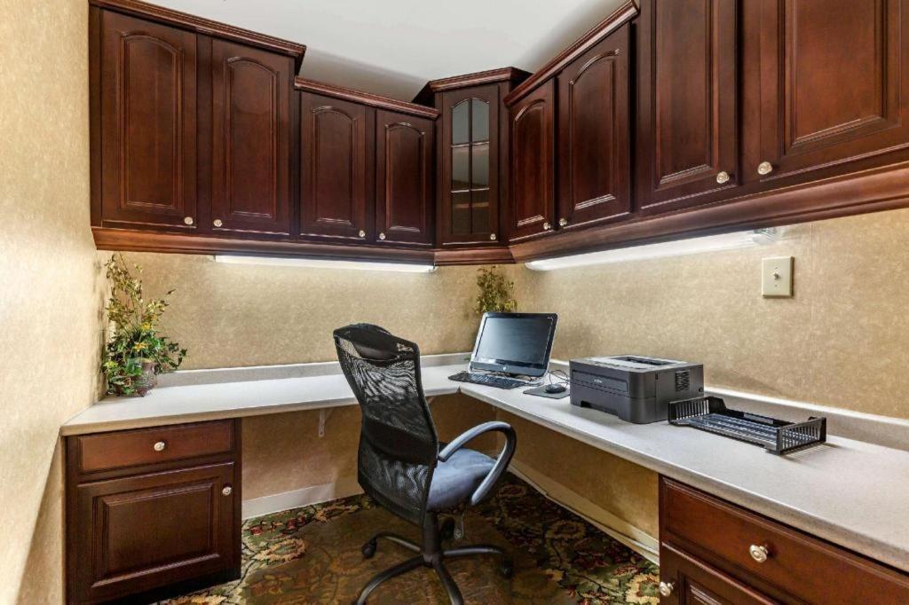 Quality Inn Windsor Mill Zewnętrze zdjęcie