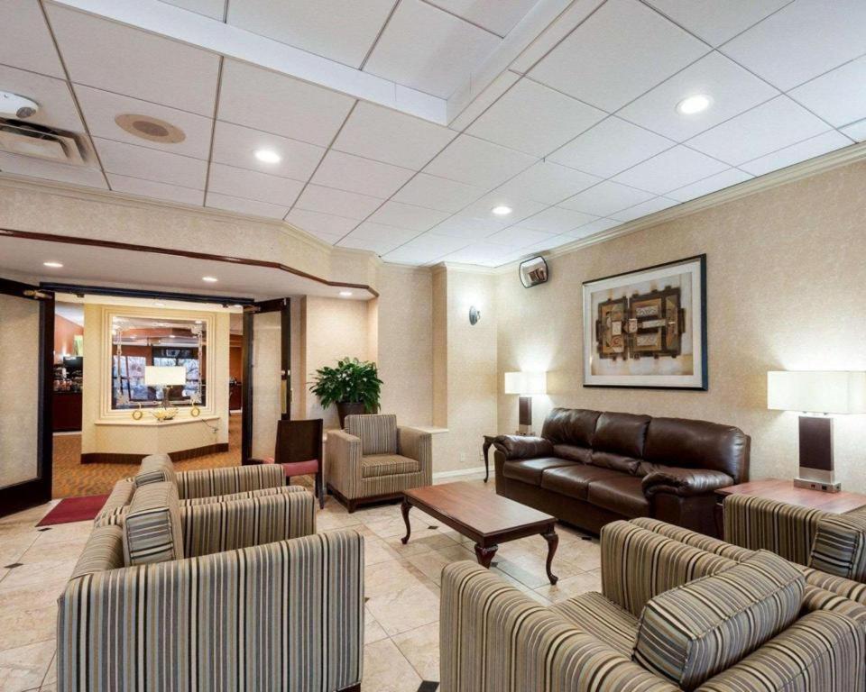 Quality Inn Windsor Mill Zewnętrze zdjęcie