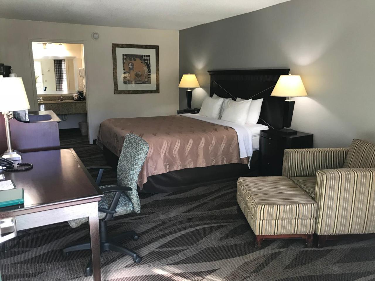 Quality Inn Windsor Mill Zewnętrze zdjęcie