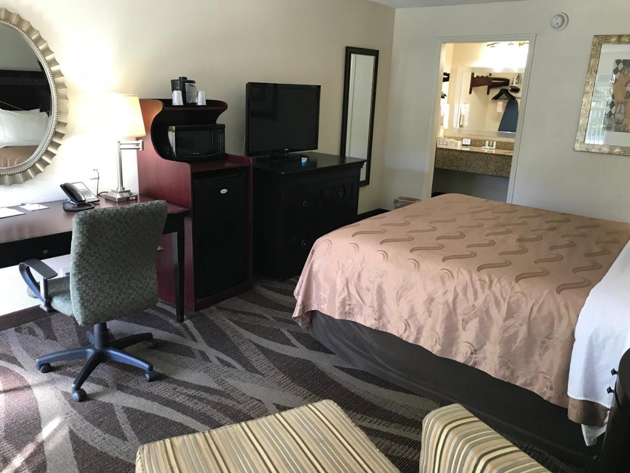 Quality Inn Windsor Mill Zewnętrze zdjęcie